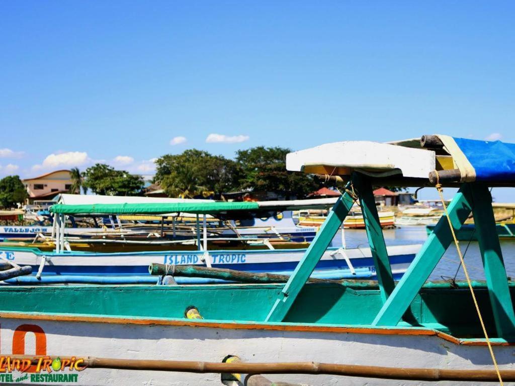 Island Tropic Hotel And Restaurant Alaminos Exterior photo
