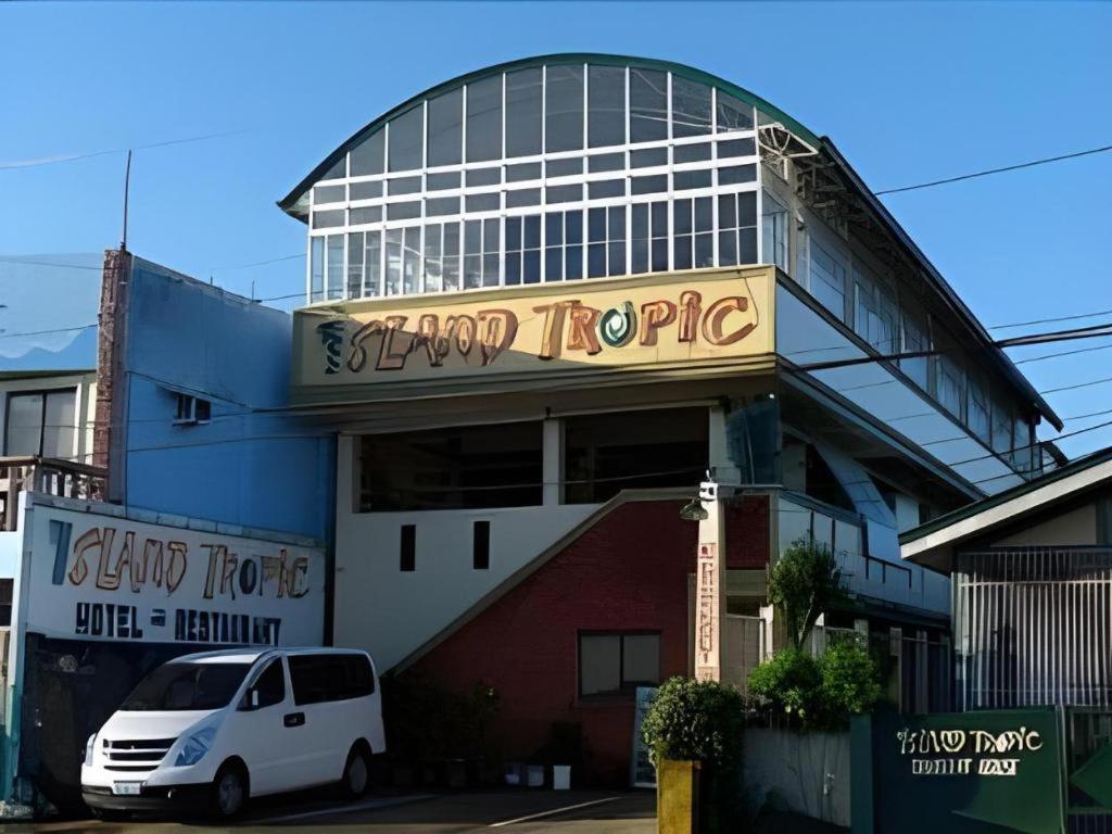 Island Tropic Hotel And Restaurant Alaminos Exterior photo