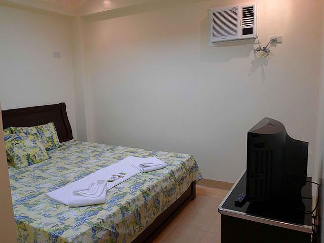 Island Tropic Hotel And Restaurant Alaminos Exterior photo